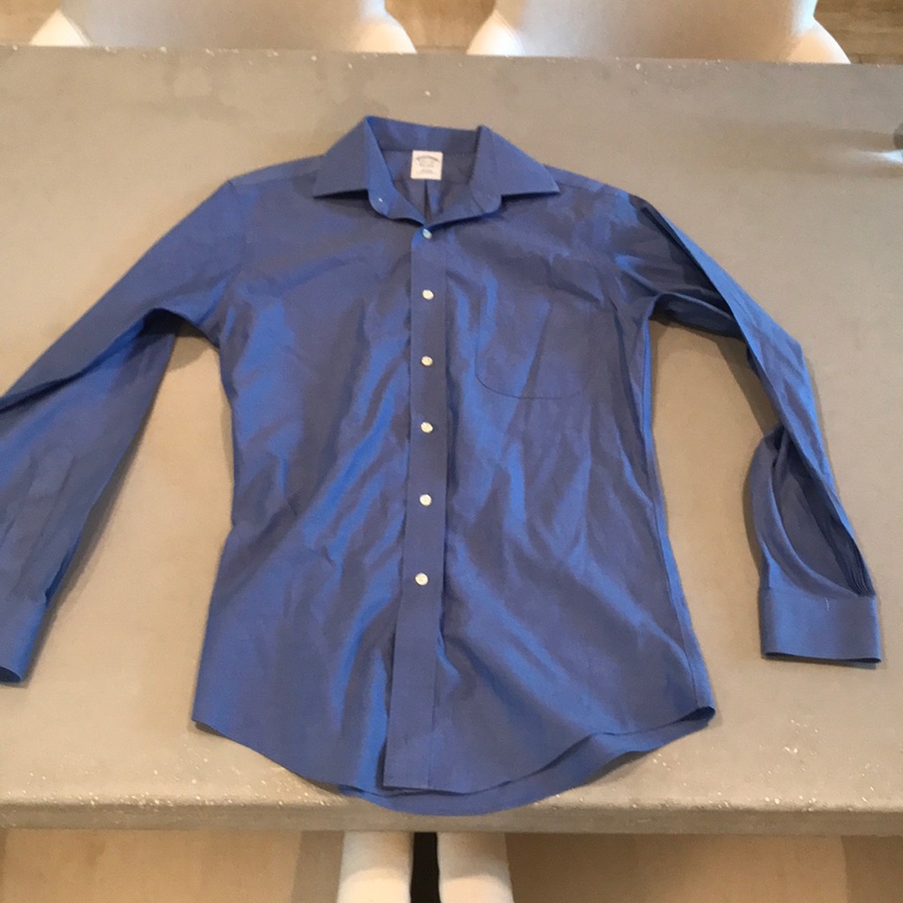 BROOKS BROTHERS: Slim fit dream button down!